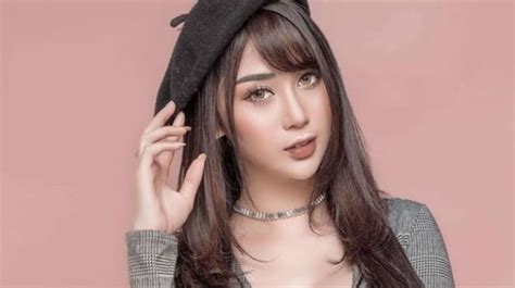Potret Seksi Putri Farin Eks Jkt Sempat Jadi Model Majalah Dewasa