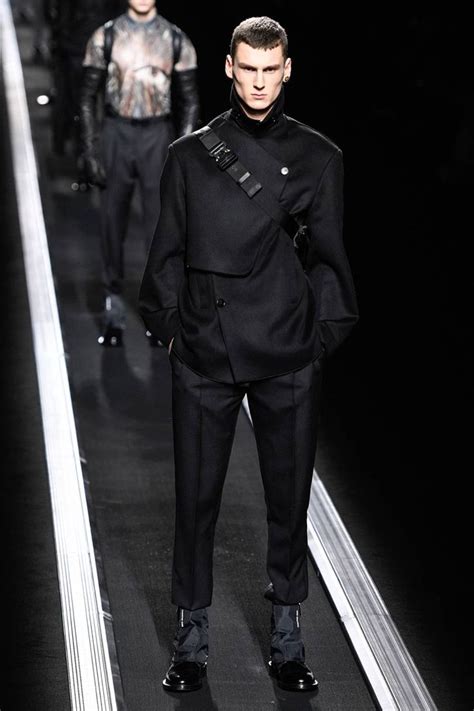 Dior Men Fall 2019 Menswear Fashion Show Mens Winter Fashion Stylish Mens Fashion Mens