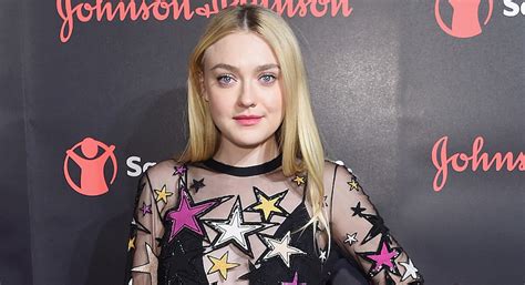 Dakota Fanning Kind Dakota Fanning Stars Childhood Pictures Photo