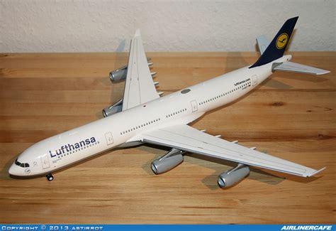 Revell Airbus A340 300 13186 Airlinercafe