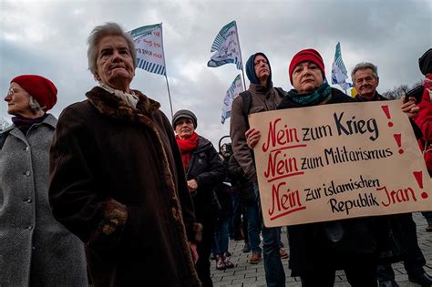 demonstrationen deutschland mahnt recht auf friedliche proteste im iran an zeit online