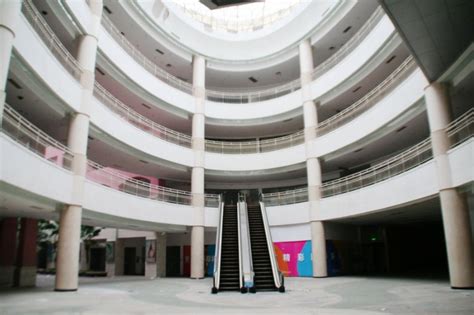 Remko tanis on flickr (creative commons). Largest Empty Mall in the World: New South China Mall ...