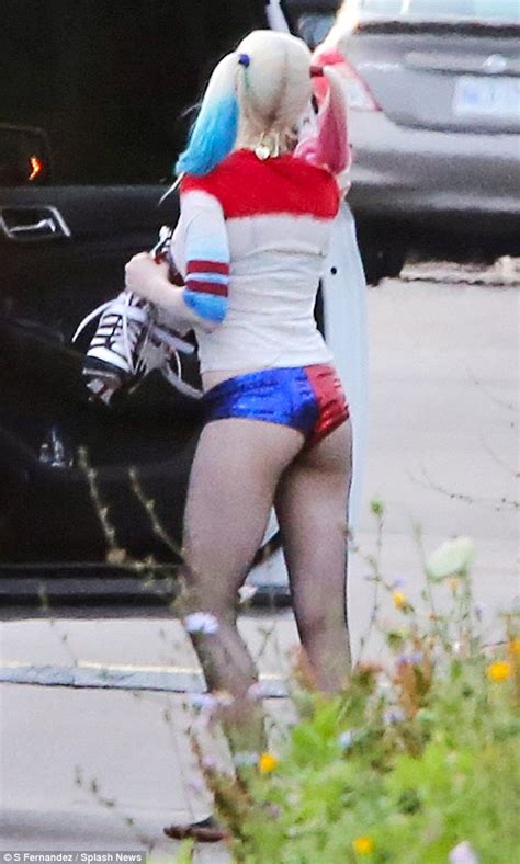 Margot Robbie Shows Bum As Supervillain Harley Quinn On Suicide Squad