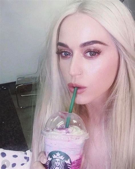 Katy Perry With Unicorn 🦄 Frappucino Katy Perry Cut Her Hair Her