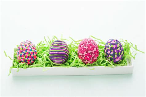 This Is The Secret To Decorating The Most Colorful Easter Eggs Ever