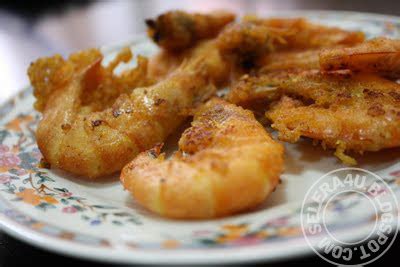 Makanan itu sangan populer karena bahannya mudah di dapatkan. Resepi Udang Goreng Tepung ~ Koleksi RESEPI SELERA4U