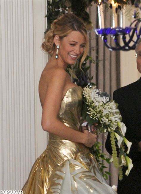 See blake lively's huge wedding ring! Blake Lively's Wedding Dress on Gossip Girl | Pictures | POPSUGAR Celebrity