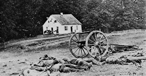 history of photography mathew brady civil war battlefield