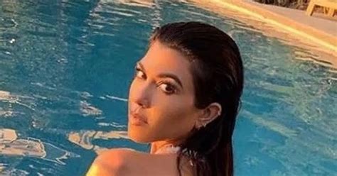 Kourtney Kardashian Strips Completely Naked For Swim In Hotel Pool My Xxx Hot Girl