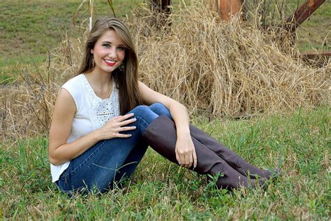 Field Pose Cowgirl Brunettes Outdoors Ranch Field Women