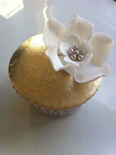 Gold Cupcake With Flower Decorating Candles Candle Decor Cupcake