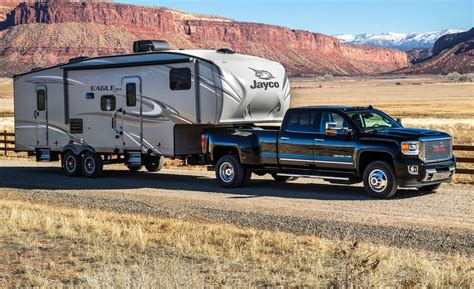 2017 Gmc Sierra 2500hd 3500hd First Drive Review Car And Driver