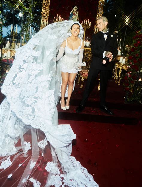Kourtney Kardashian Weds Travis Barker In Corseted Dolce And Gabbana Dress — Twenty4seventrends