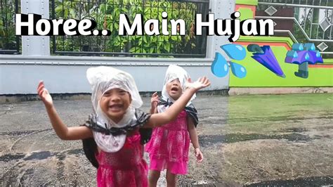 Adek Mandi Hujan Di Depan Rumah Youtube