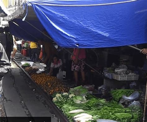 We did not find results for: การเดินทางจากดำเนินสะดวก จ.ราชบุรี ไปยังสถานที่ต่างๆใน ...