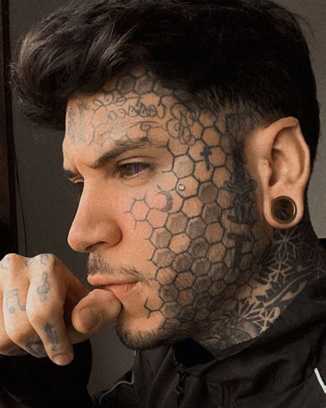 Tatuagem No Rosto Masculino Inspirações Moda Aprovada Blog De Moda