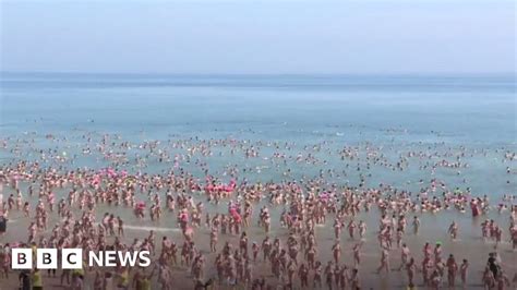 World S Largest Skinny Dip New Skinny Dipping World Record Set By Thousands Of Women And