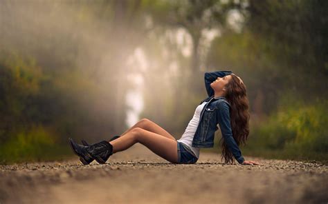 Hd Girl Sitting In The Middle Of The Road Wallpaper Download Free
