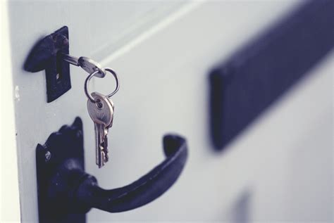 Losing Your Keys In Public Should You Re Key The Locks