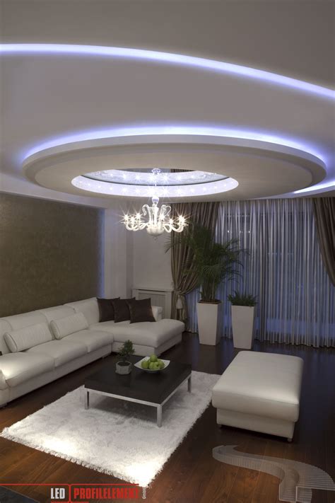 Indirekte deckenbeleuchtung wohnzimmer amazon indirekte. Die Flexibilität der LED-Profile in Verbindung mit den ...