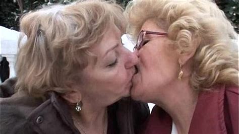 Effie Lesbian Granny Sex