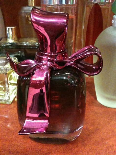 Lisi herrebrugh and rushemy botter direction, vfx, production: Nina Ricci Ricci Ricci Perfume reviews in Perfume ...