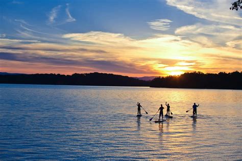 The Essentials For A Perfect Lake Blue Ridge Getaway