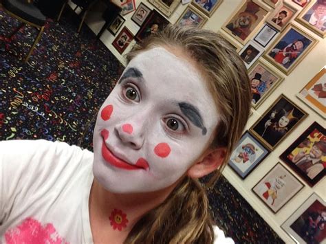 Pin By Duke Jon On Clowns Clown Pics Female Clown Face Painting