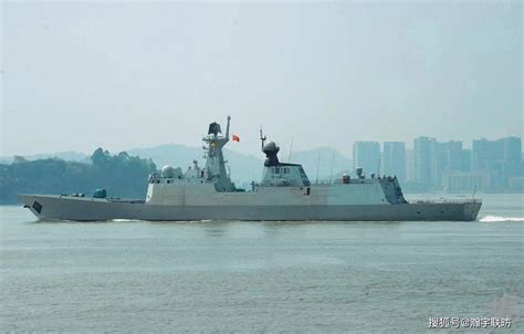 新批次的054a型护卫舰522舰“资阳号”机库对比桅杆