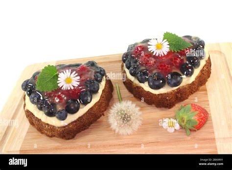 Wild Berry Tarts Stock Photo Alamy