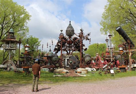 Insanely Fascinating And Quirky Roadside Attractions You Need To See