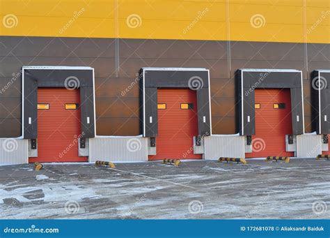 Front View Of Loading Docks Of A Modern Logistics Center Stock Photo