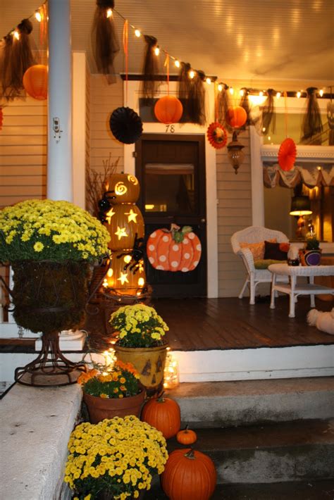 50 Chilling And Thrilling Halloween Porch Decorations For 2021
