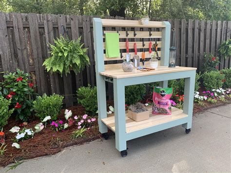 Simple 2x4 Potting Bench - Modified | Ana White in 2021 | Potting bench, Potting bench plans, Simple