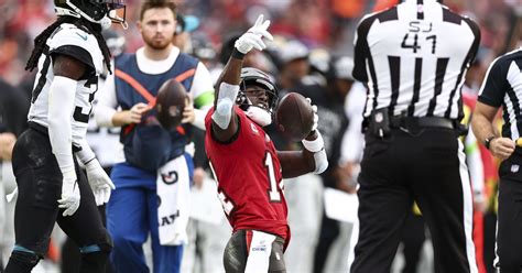 Tampa Bay Buccaneers Extend Win Streak With Dominant 30 12 Victory Over