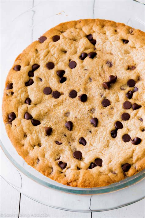 These secretly healthy chocolate chip cookies are soft, chewy, and completely delicious. Chocolate Chip Cookie Cake - Sallys Baking Addiction