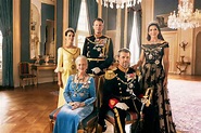 La reine Margrethe II dévoile deux nouveaux portraits avec ses fils et ...