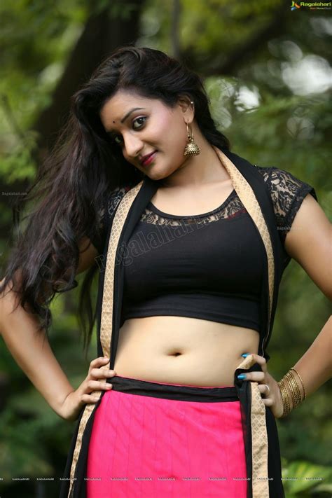 Indian Hot Actress Sexy Pictures Janani Reddy Actress Largest Sexy Navel Images