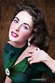 Elizabeth Taylor in 1957 | Elizabeth taylor, Elizabeth taylor eyes ...