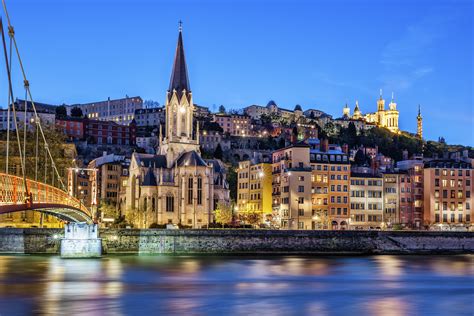 Lyon is the second largest city in france and situated on the confluence of the rivers saône and for urban transport enthusiasts, lyon offers virtually all existing modes: Les bons plans hébergements à Lyon - My weekend for You