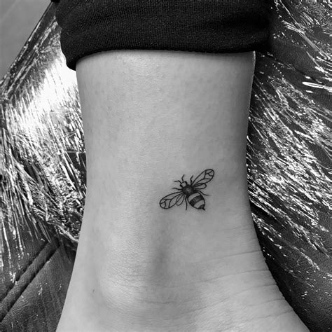 Small Detailed Bee Tattoo By Bartek Selfmade Tattoo Berlin Bee