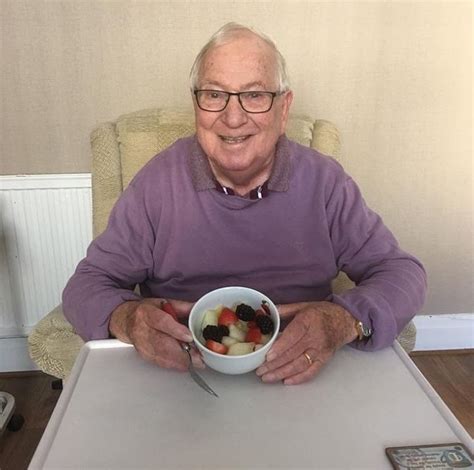 a 86 year old insta grandad shares his weight loss journey