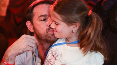 Danny Dyers Daughter Reveals His Breath Smells Like Diarrhoea In