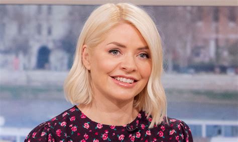 holly willoughby looks incredible in flirty dress with the most striking details nestia