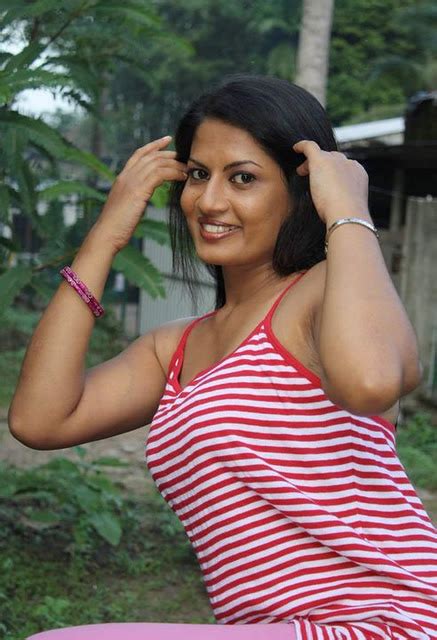 Sri Lankan Girlsceylon Hot Ladieslanka Sexy Girl Madani Malwattagelanka Hot Actress