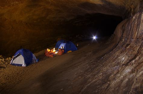 Space In Images 2011 10 Camping In Cave
