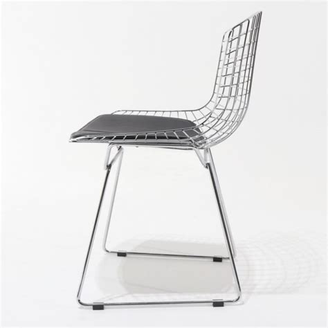 The chair has a beautiful design, a modern harry bertoia was also a member of the faculty of the cranbrook academy of art, bloomfield hills. Chair Harry Bertoia