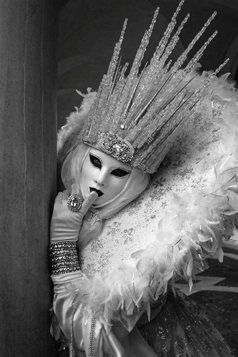 Venice Carnival Costumes Venetian Carnival Masks Carnival Of Venice