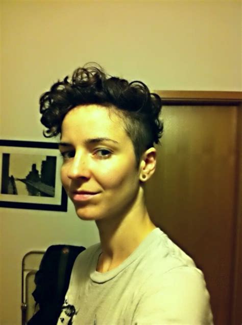 Infact, we have made it as simple as possible for you so you never have a bad hair day again. Pin on Hair androgynous lesbian Dyke haircuts, pixie hair ...