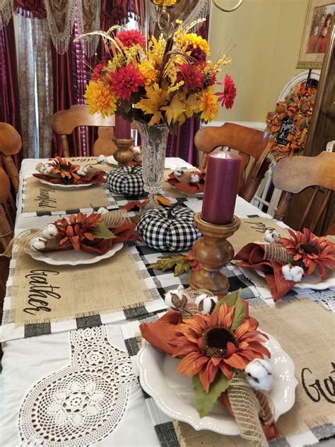 Pin By Sharon Hawkins On Fall Decorations In 2020 Fall Decor Table